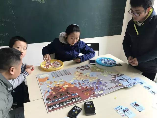 点十种寓教于乐的桌面游戏棋牌推荐真正的在玩中学盘(图12)